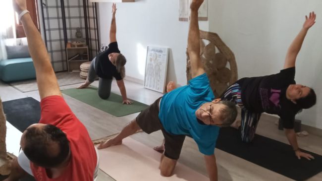 Clases de yoga Vinyasa Krama en Murcia dirigidas por Chari quien realizó la formación de las secuencias de yoga Vinyasa Krama y ahora está realizando el curso de Cikitsa Krama 